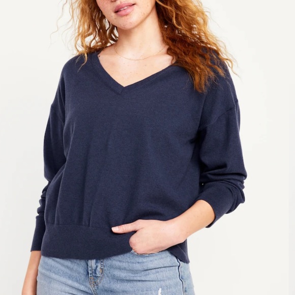 NWT OLD NAVY SoSoft Lite Loose V-Neck Sweater Volcanic Glass SIZE MEDIUM - Picture 2 of 6